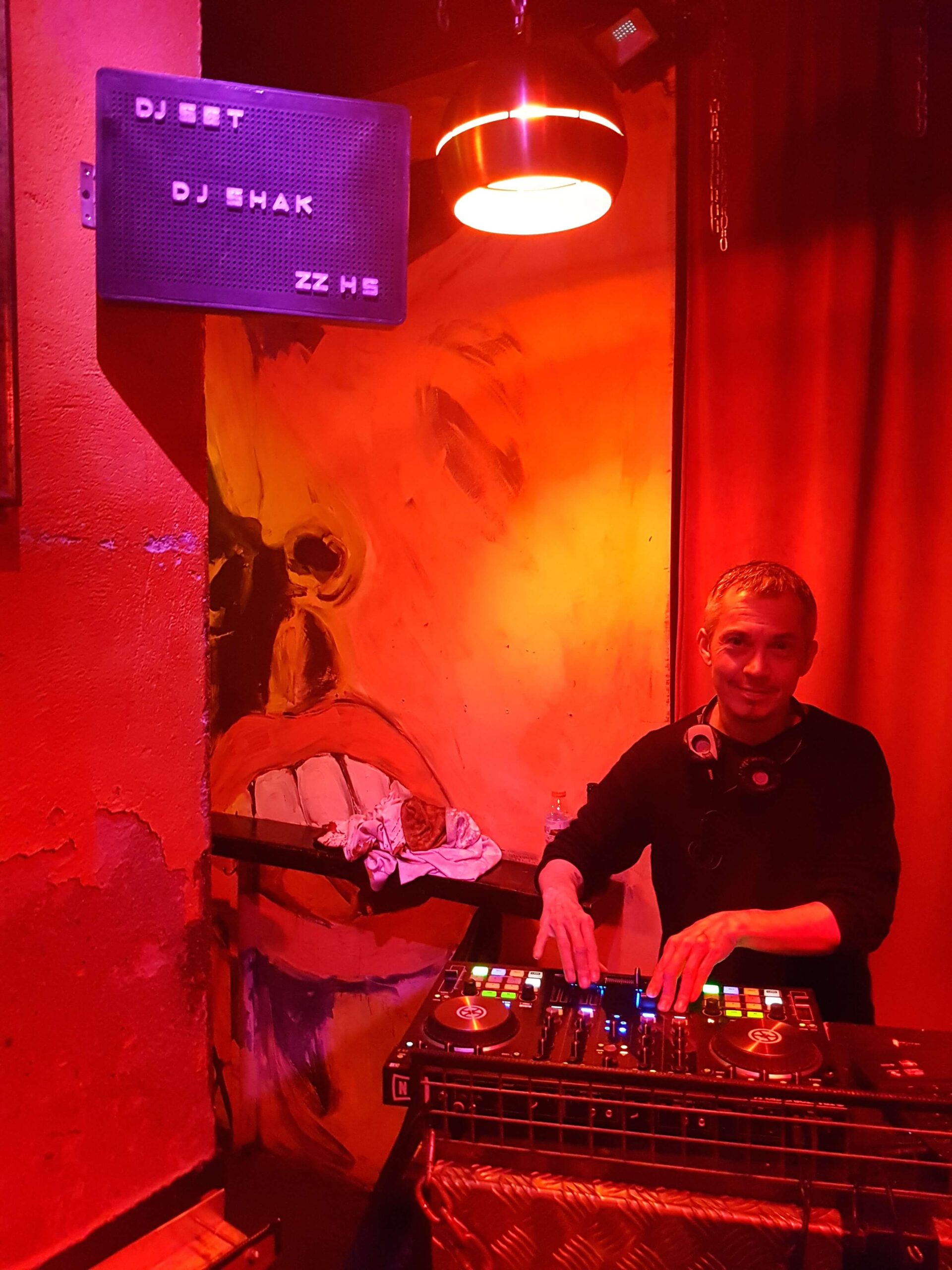 Isahk Benavides DJ: SessioB
